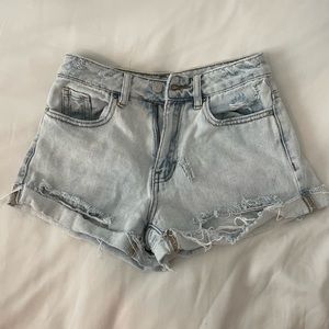 Super cute denim Jean shorts from Pacsun!
